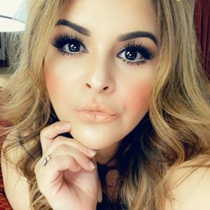 Meet your Posher, Daniela